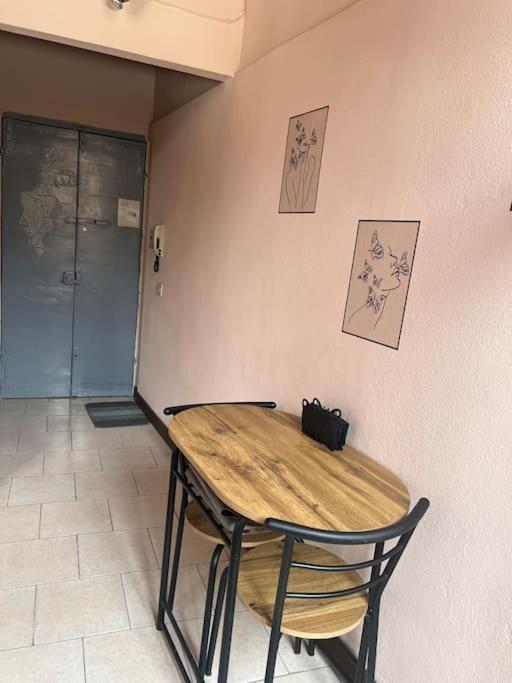 Minimal Studio Con Travi A Vista Пиаченца Екстериор снимка